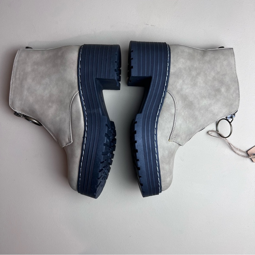 Seven7 Zoe front zipper platform Sand bootie size 8 NWB - Picture 7 of 11